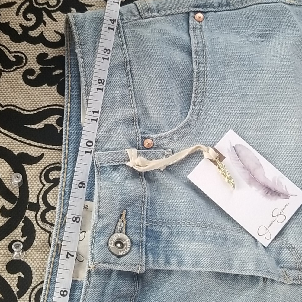 Jessica Simpson Short. - Picture 4 of 7